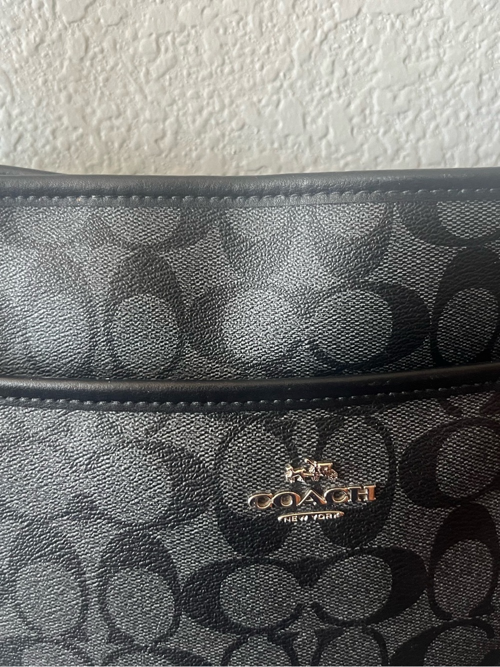 Coach Black Signature Crossbody Bag F29210 rarely used - Picture 5 of 16